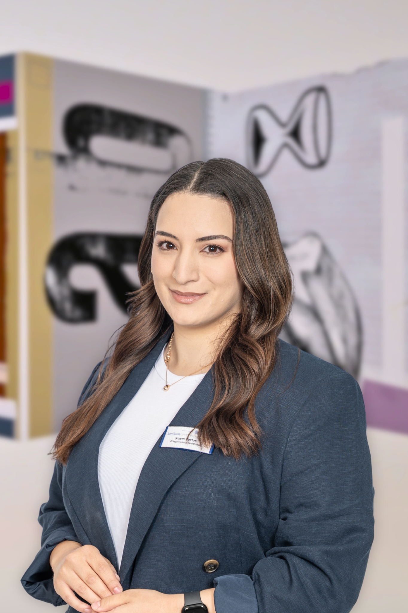 Sinem Pektas, Gesundheits- und Krankenpflegerin, Pflegeentwicklung Sinem Pektas, Gesundheits- und Krankenpflegerin, Pflegeentwicklung