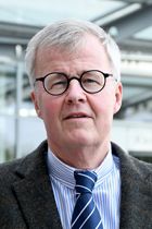 Chefarzt Prof. Dr. med. Andreas Imdahl Chefarzt Prof. Dr. med. Andreas Imdahl